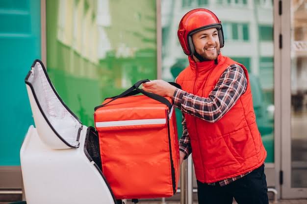 Delivery rider with thermal food delivery bag